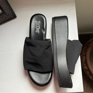 90s black platform slides